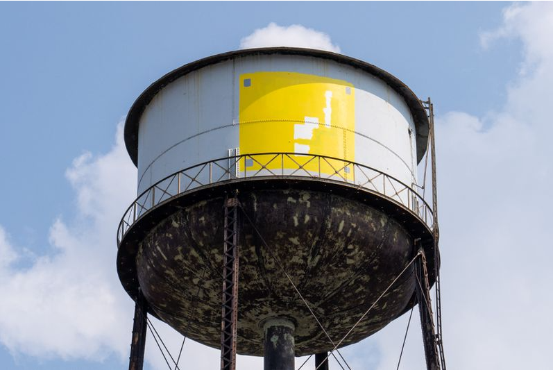 Graffiti artist scales Brooklyn water tower to paint Super Mario Bros. Question Block, sparks 12-hour standoff with cops